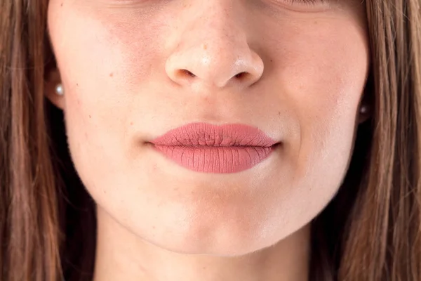 La cara de una joven donde son visibles la nariz y los labios —  Fotos de Stock