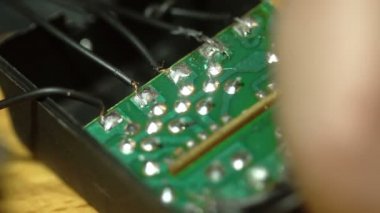 teller çip için lehimleme süreci yakın çekim