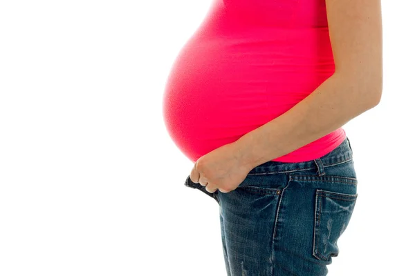 Büyük göbek beyaz arka plan üzerinde izole ile hamile kadının profili — Stok fotoğraf