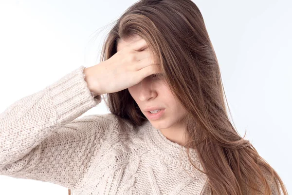 Mujer con dolor de cabeza — Foto de Stock