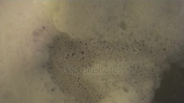 köpük banyosunda seksi yuvarlak kadın kalça