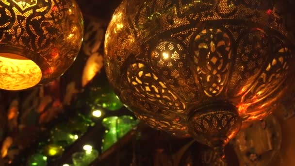 Metallic bright bulbs with a pattern — Stock Video