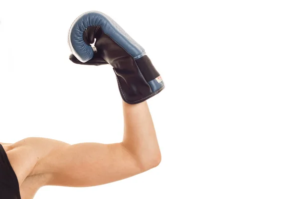 Το χέρι του ένα νεαρό κορίτσι σε σπορ γάντι του μποξ εμφάνιση μύες closeup — Φωτογραφία Αρχείου