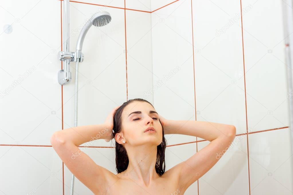 Teen unter der dusche