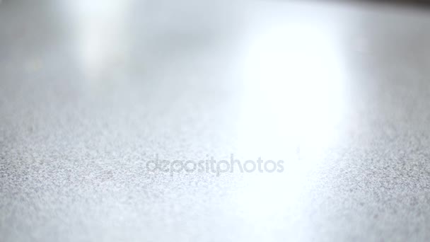 un bouquet de biscuits savoureux en plaque d'osier colorée 