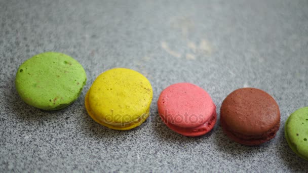 cookie macaron coloré disparaît de la table 