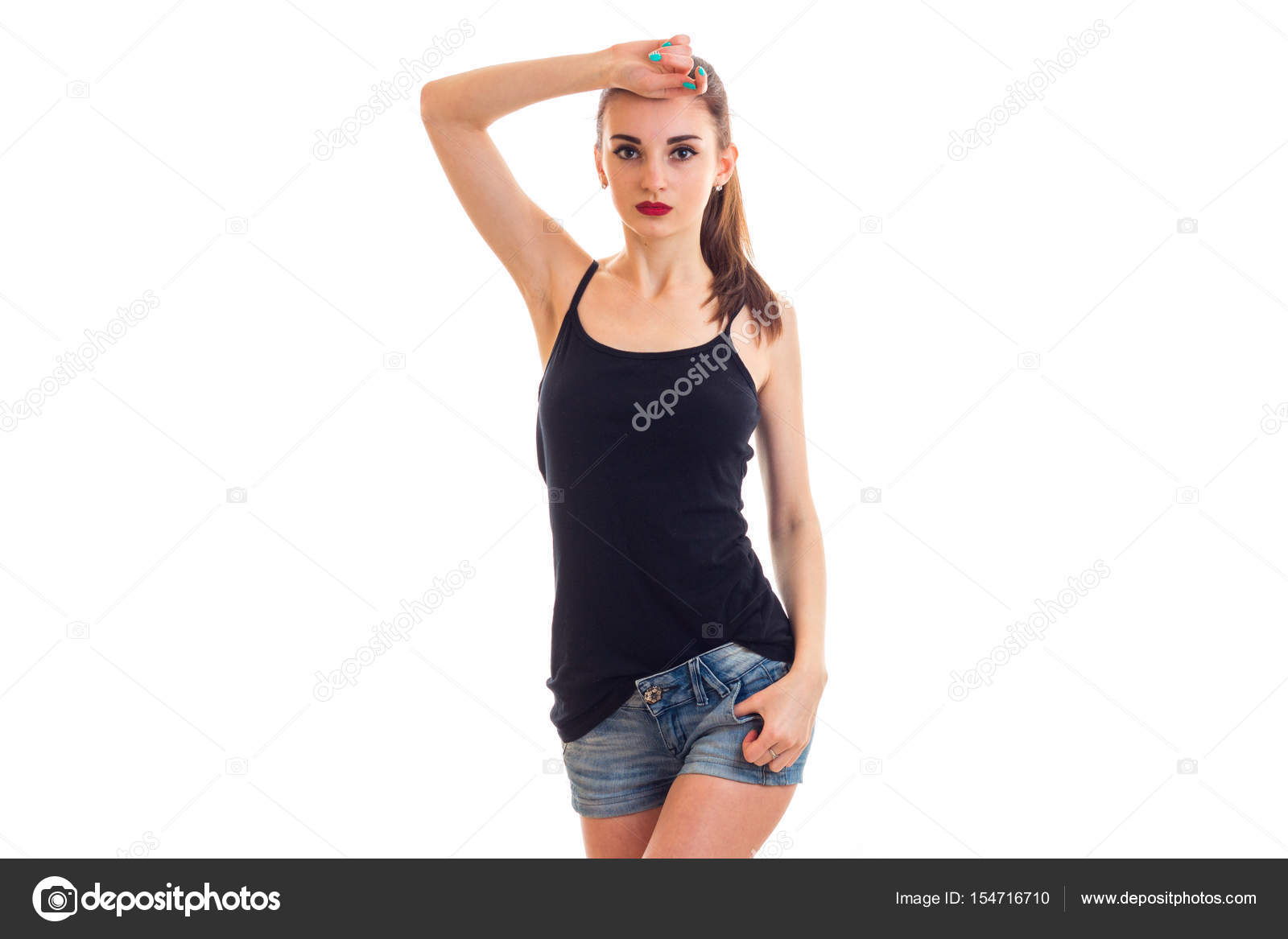 Belle Jeune Fille Avec Rouge à Lèvres Et T Shirt Noir Se