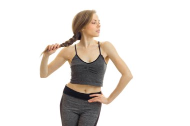 güzel sarışın el helezon tutar ve doğru görünüyor