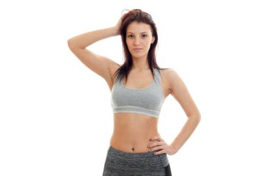 çekici ince kız siyah saçlı düz görünüyor ve yan tarafındaki bir el tutar