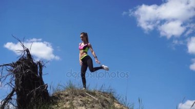 güzel younh sarışın kadın spor Tekdüzen eğitim açık havada