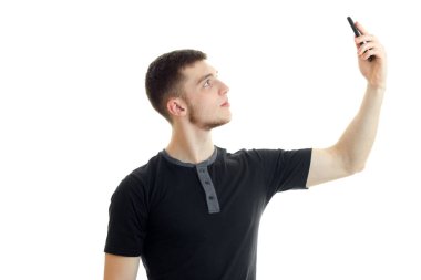 yakışıklı delikanlı selfie studio yapar.