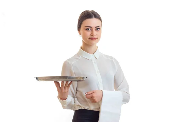 Piękna kobieta kelner z tacą w ręce — Zdjęcie stockowe