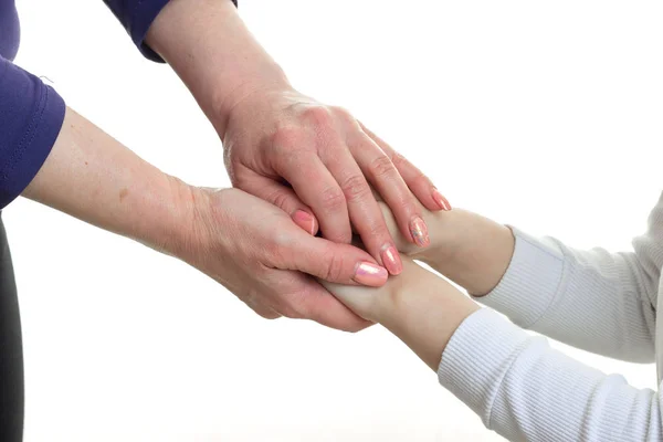 Mom holding her daughter by the hand — Stock Photo, Image