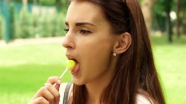 çekici genç esmer berbat lolipop