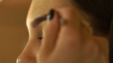 makyaj da oldukça çevik kaş cımbız olduğunu