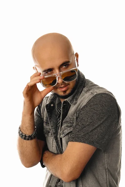 Unshaved sensual man in sunglasses posing with opened mouth and — Stock Photo, Image