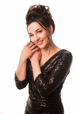 Güzel saç modeli ile büyüleyici yetişkin esmer 