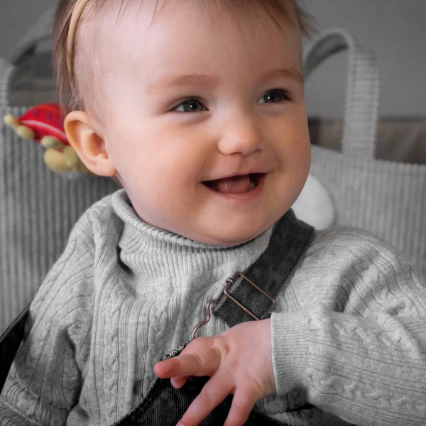 Cutie little baby girl smiles at home — ストック写真