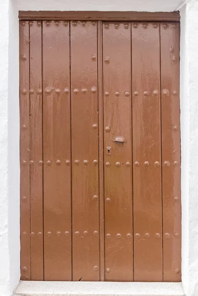 Αρχαία ξύλινη πόρτα στη Νότια Ευρώπη — Φωτογραφία Αρχείου