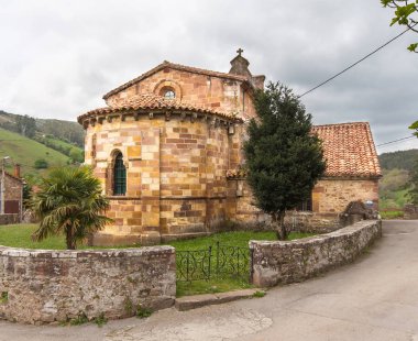 Yüzyıllardır eski Roma kilisesi