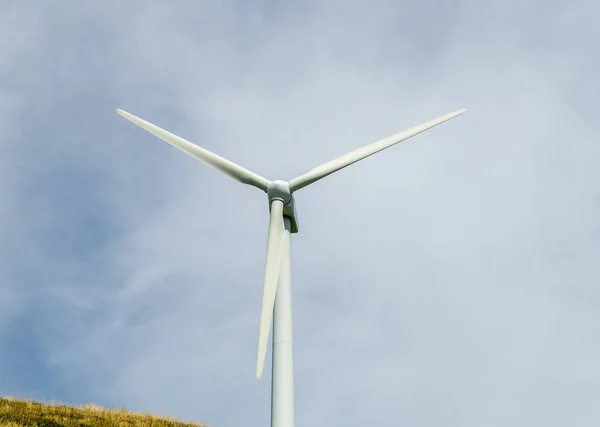 Wind turbine in front view — Stock Photo, Image