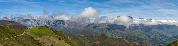 Catena montuosa nel nord della Spagna Fotografia Stock