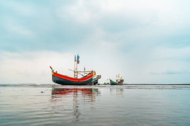 St. Martins Adası, Bangladeş 'te bir sahilde dinleniyor.