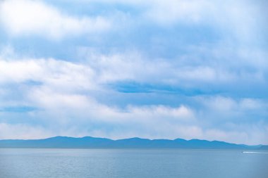 Vladivostok, Rusya - 07 Mayıs 2019: Amur Körfezi 'nde bir gemi.