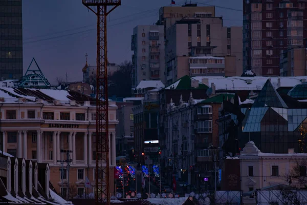 Vladivostok, Rusia - 09 / 01 / 2020: Vista del puente del cuerno de oro en invierno. Rusia. Vladivostok. — Foto de Stock