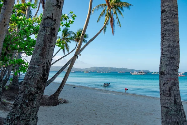 Boracay, Philippines - Jan 20, 2020: Empty White beach of Boracay island in the daytime. No Chinese tourists because of the coronavirus. — Stock Photo, Image