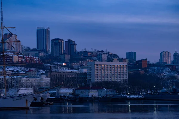 Vladivostok Rusko 2020 Pohled Zlatý Rohový Most Zimě Rusko Vladivostok — Stock fotografie