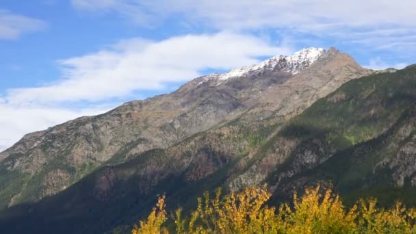 Északi Cascades felhők Roll Over csúcs Washington hegység — Stock videók