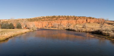 Bighorn River kırsal ülke Thermopolis Wyoming yüksek kayalıklar