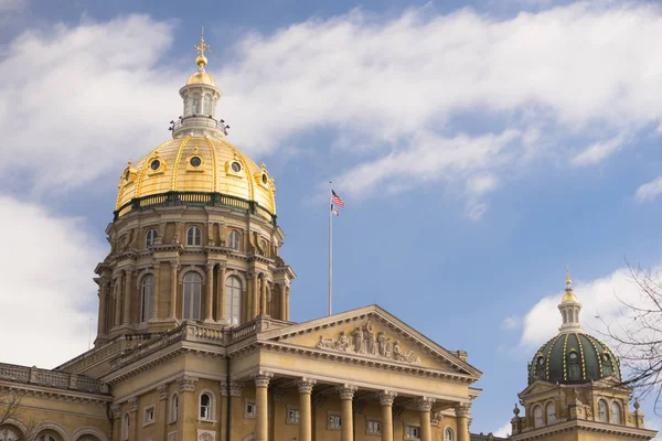 Des Moines Iowa sermaye Binası hükümet kubbe mimarisi — Stok fotoğraf