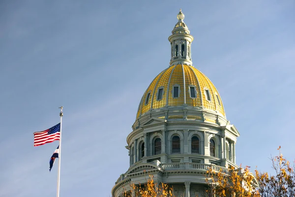 De architectuur van de koepel van de regering van de Denver Colorado hoofdstad gebouw — Stockfoto