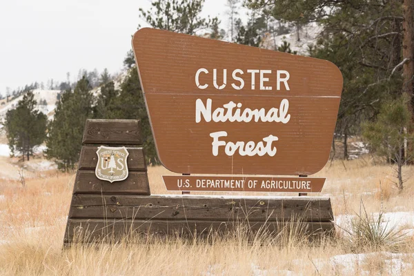 Custer National Forest nas znak Departament Rolnictwa — Zdjęcie stockowe