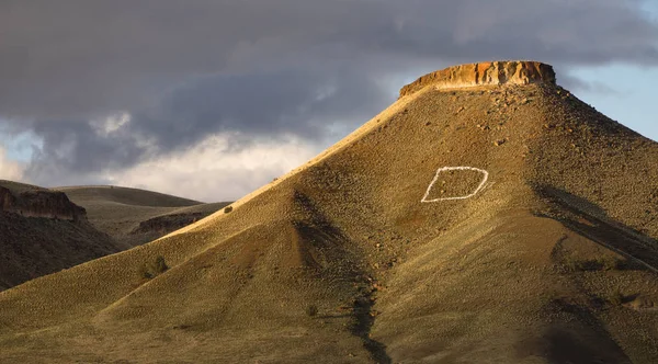 D for Dayville Grants County Route 26 Flat Top Ridge Oregon — Stock Photo, Image