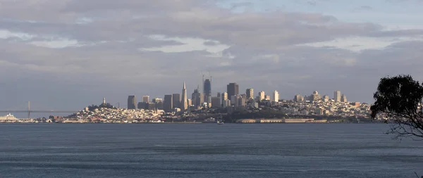 San Francisco California στο κέντρο της πόλης στον ορίζοντα ψαράς της Wharf — Φωτογραφία Αρχείου