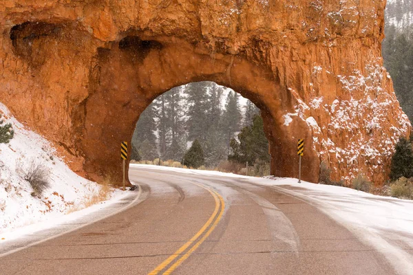 Utah Highway 12 Tunnel Through Red Canyon Winter Snow — Stock Photo, Image