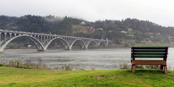 Rogue River köprü köri ilçe altın Beach Oregon Waterfront — Stok fotoğraf