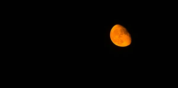 Кров Місяць Вид Чорний фон Атмосфера Планета — стокове фото