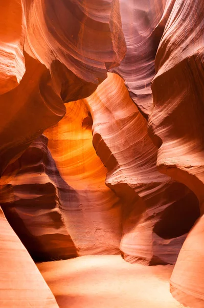 Sunlight Beams Through Crevasse Sandstone Rock Antelope Slot Can — Stock Photo, Image