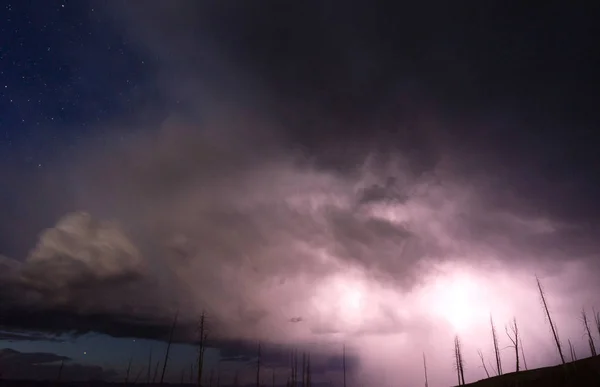 Sobre Tower Creek Thunderstorm Lightning Strikes Yellowstone Nati —  Fotos de Stock