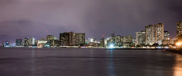 Honolulu Hawaii nacht Waikiki Skyline Oahu Island — Stockfoto