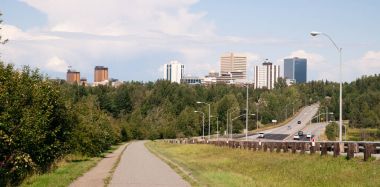 Anchorage Alaska gündüz şehir şehir manzarası bisiklet yolu Otoban
