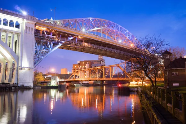 Detroit Superior Bridge Cuyahoga River à Cleveland Ohio — Photo