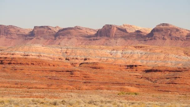 Monument Valley yakınındaki kırmızı Mesa Utah rota 163 — Stok video