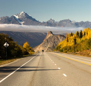 Kamyon yaklaşımlar Sonbahar sezonu Open Road Alaska