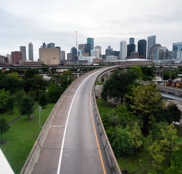 Houston autostrady Downtown City Skyline pochmurny dzień Texas — Zdjęcie stockowe