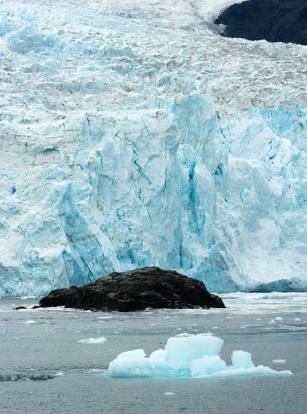 Gletscher fließen Kenai Fjords Alaska Harding Eisfeld Aialik Gletscher — Stockfoto